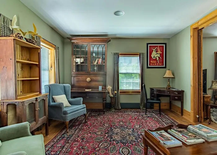 Emilyville Inn